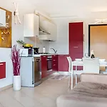 Oleandro - Featuring A Private Garden And Access To 5 Pools * Дезенцано-дель-Гарда