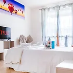 Oleandro - Featuring A Private Garden And Access To 5 Pools Дезенцано-дель-Гарда