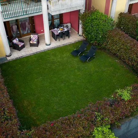 Oleandro - Featuring A Private Garden And Access To 5 Pools * Дезенцано-дель-Гарда
