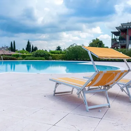Oleandro - Featuring A Private Garden And Access To 5 Pools Апартаменты Дезенцано-дель-Гарда